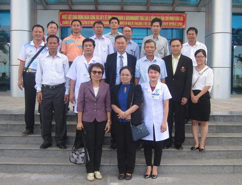 Đoàn công tác của Sở Y tế Mukdahan – Savannakhet đến thăm và làm việc tại Bệnh viện đa khoa tỉnh Quảng Trị