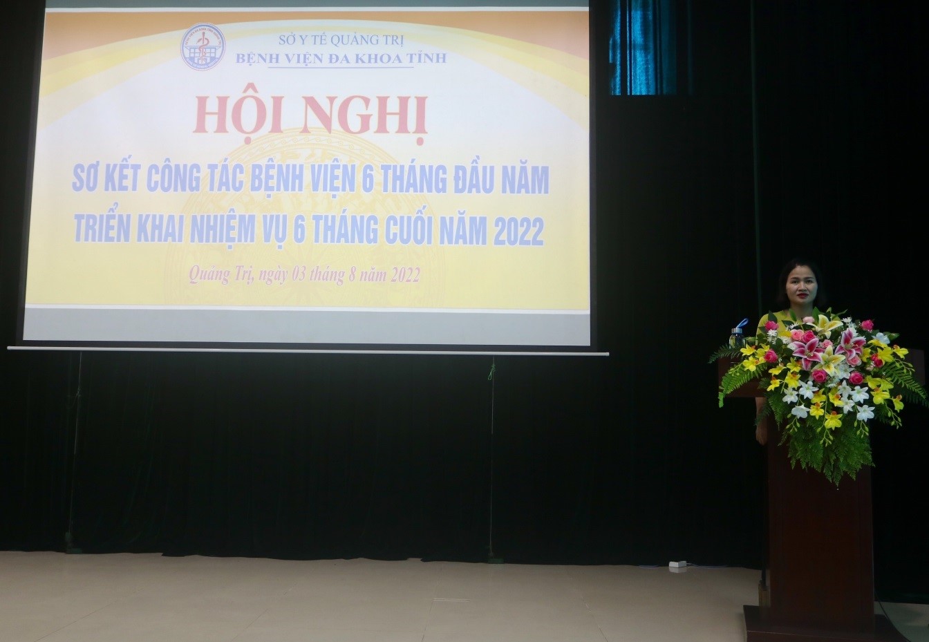 BS CKI. Trần Thị Thanh Lý báo cáo sơ kết hoạt động của Bệnh viện 6 tháng đầu năm 2022