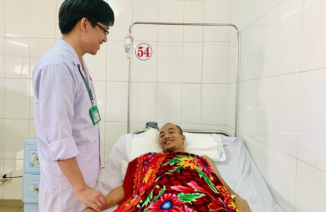 Bệnh nhân Lê Quang Tý đã hồi phục sức khỏe, chuẩn bị xuất viện. Ảnh: Hưng Thơ